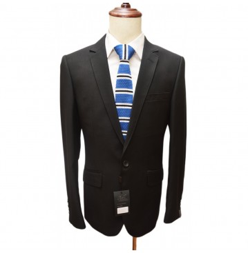 Roswalt black suit